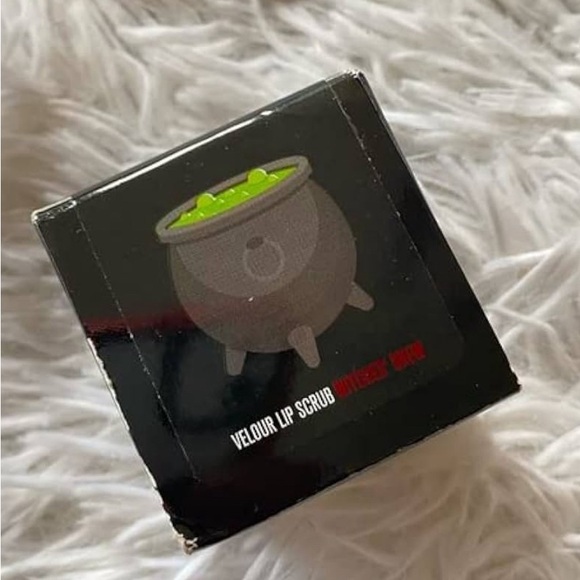 Jeffree Starr Lip Scrub - Witches Brew - Picture 4 of 4